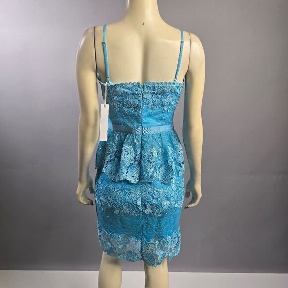 Adelyn Rae Small Elegant Blue Lace Dress R8 - Picture 4 of 6